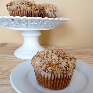 Pumpkin and Cream Cheese Muffins with Pecan Steusel