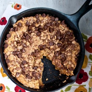 Oatmeal Toffee Skillet Cookie