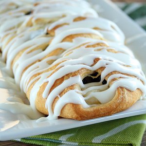 Easy Blackberry Cheese Danish