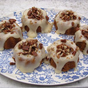 Pumpkin Spice Mini-Cakes with Cream Cheese Icing