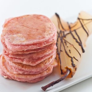 Ginger-Champagne Pancakes with Champagne-Poached Pears