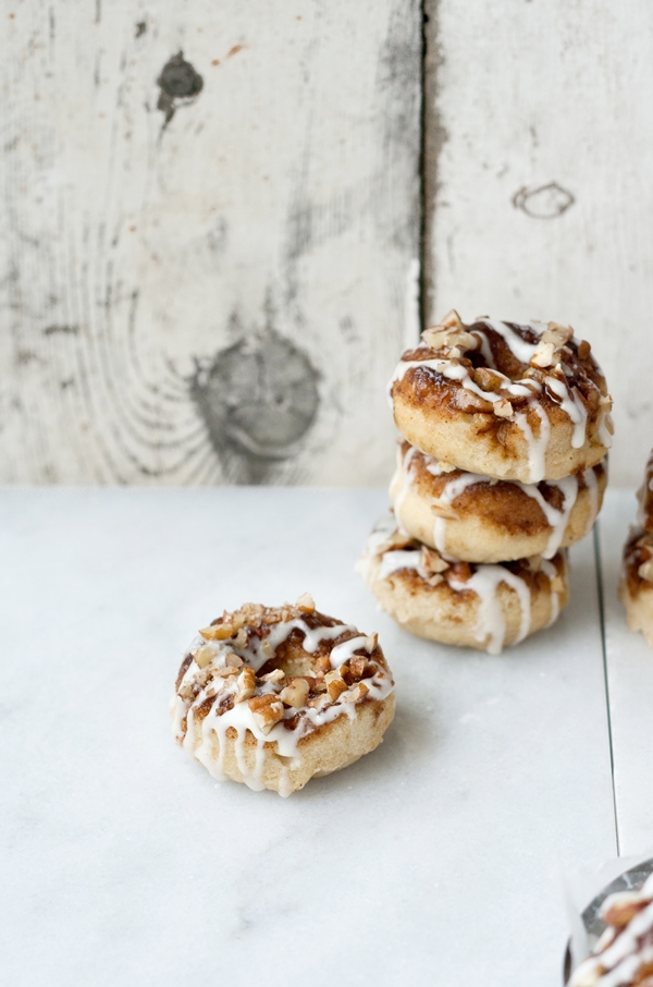 Cinnamon Roll Baked Doughnuts