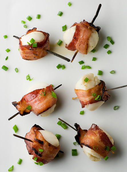 Scallops in Maple-Glazed Bacon