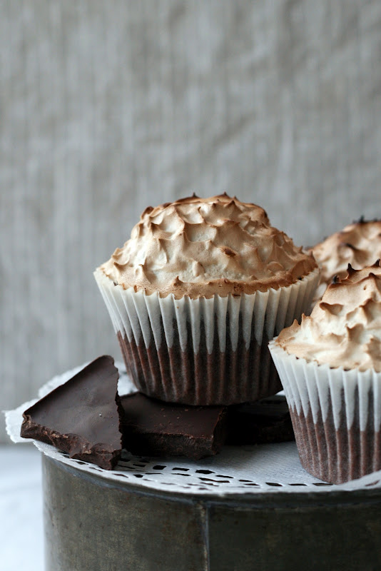 Mocha Meringue Cupcakes