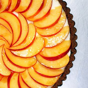Nectarine, Mascarpone and Gingersnap Tart