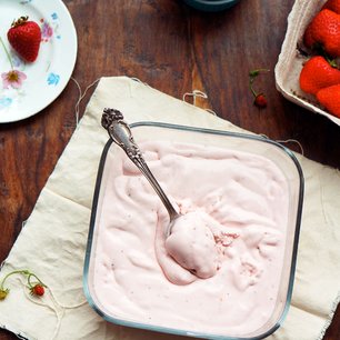 Roasted Strawberry Buttermilk Ice Cream