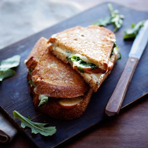 Apple Cheddar Grilled Cheese