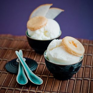 Asian Pear Ginger Froyo and Lemon Ginger Macarons